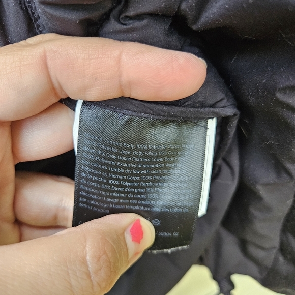 Lululemon black Lightweight Relaxed-Fit Down Jacket size 8 - Picture 9 of 10